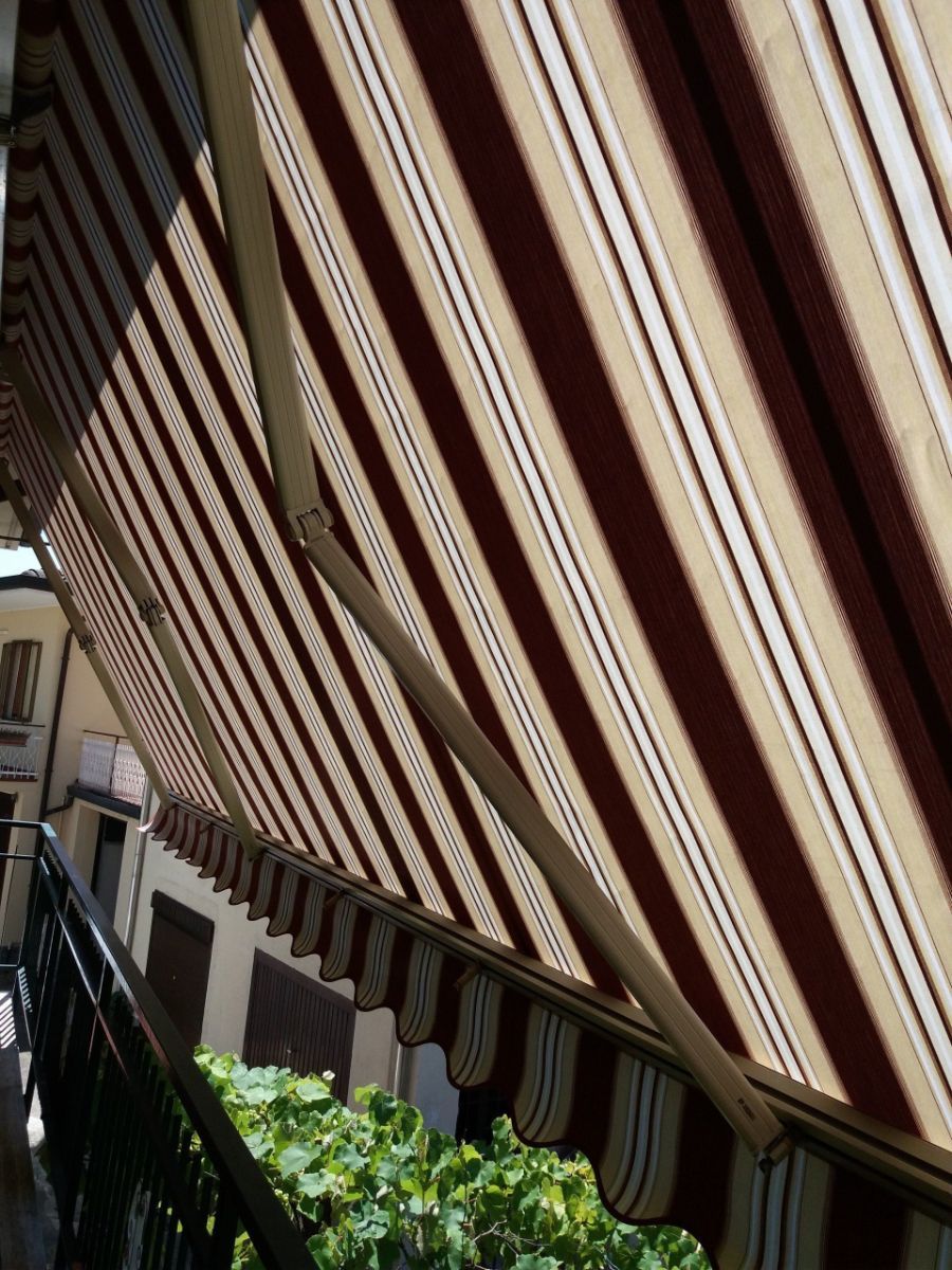 tenda da esterni a righe