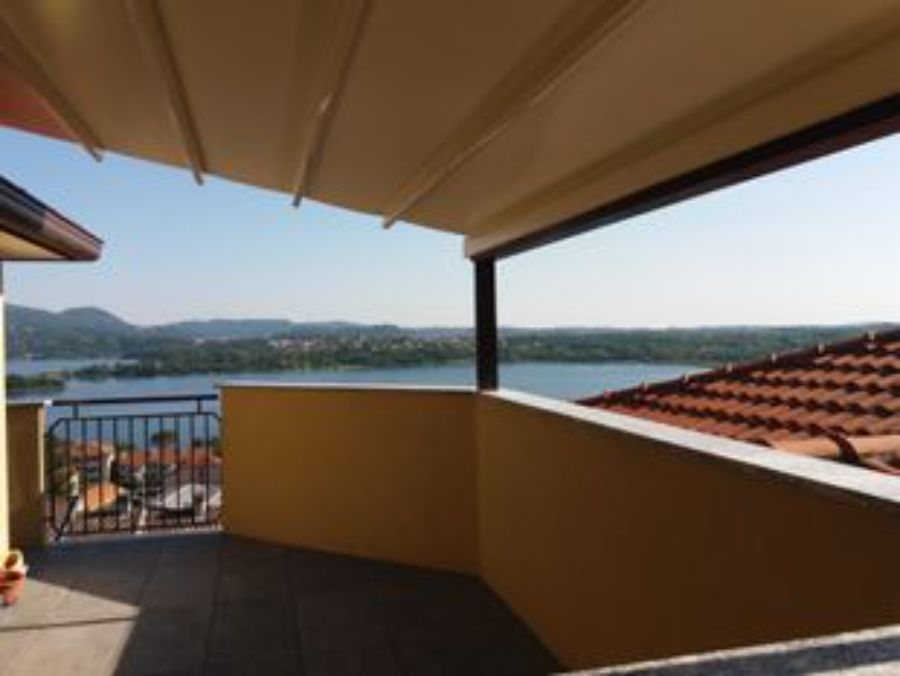 tenda per balcone sul mare