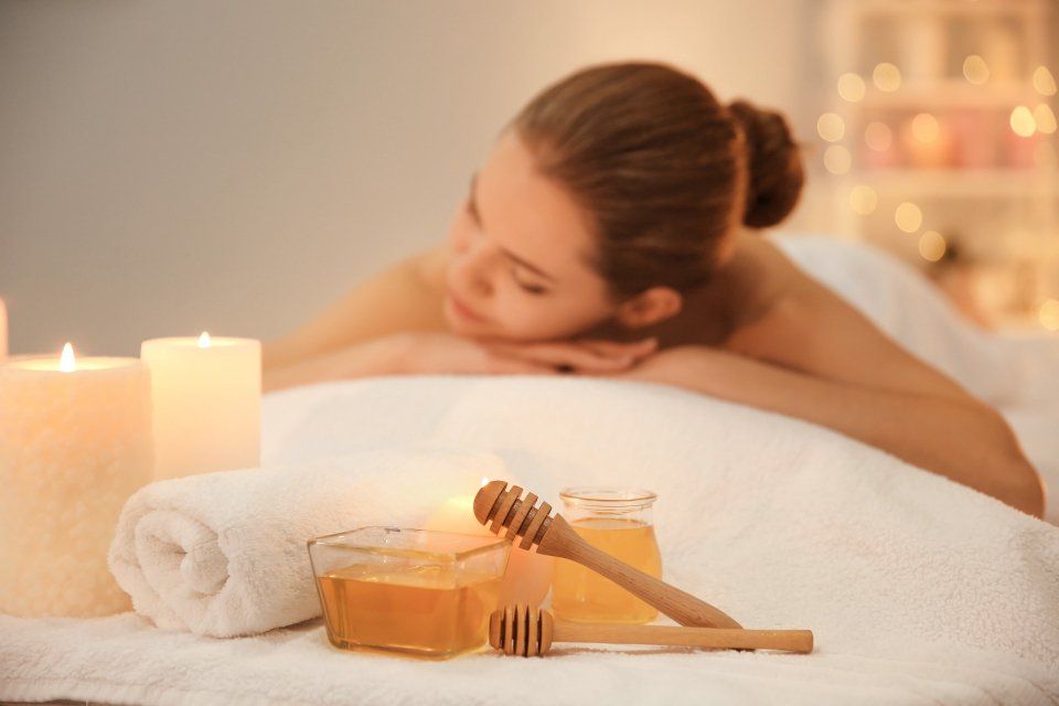 Donna presso centro massaggi
