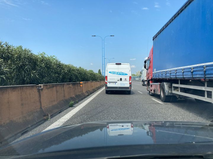 Camion e furgoni professionali a noleggio