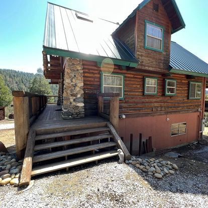 Exterior view of the Italian Bar Cabin.