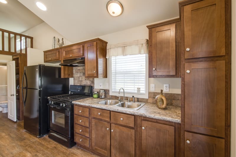 APS 522A SL Kitchen — Mansfield, TX — Factory Showcase Homes LLC