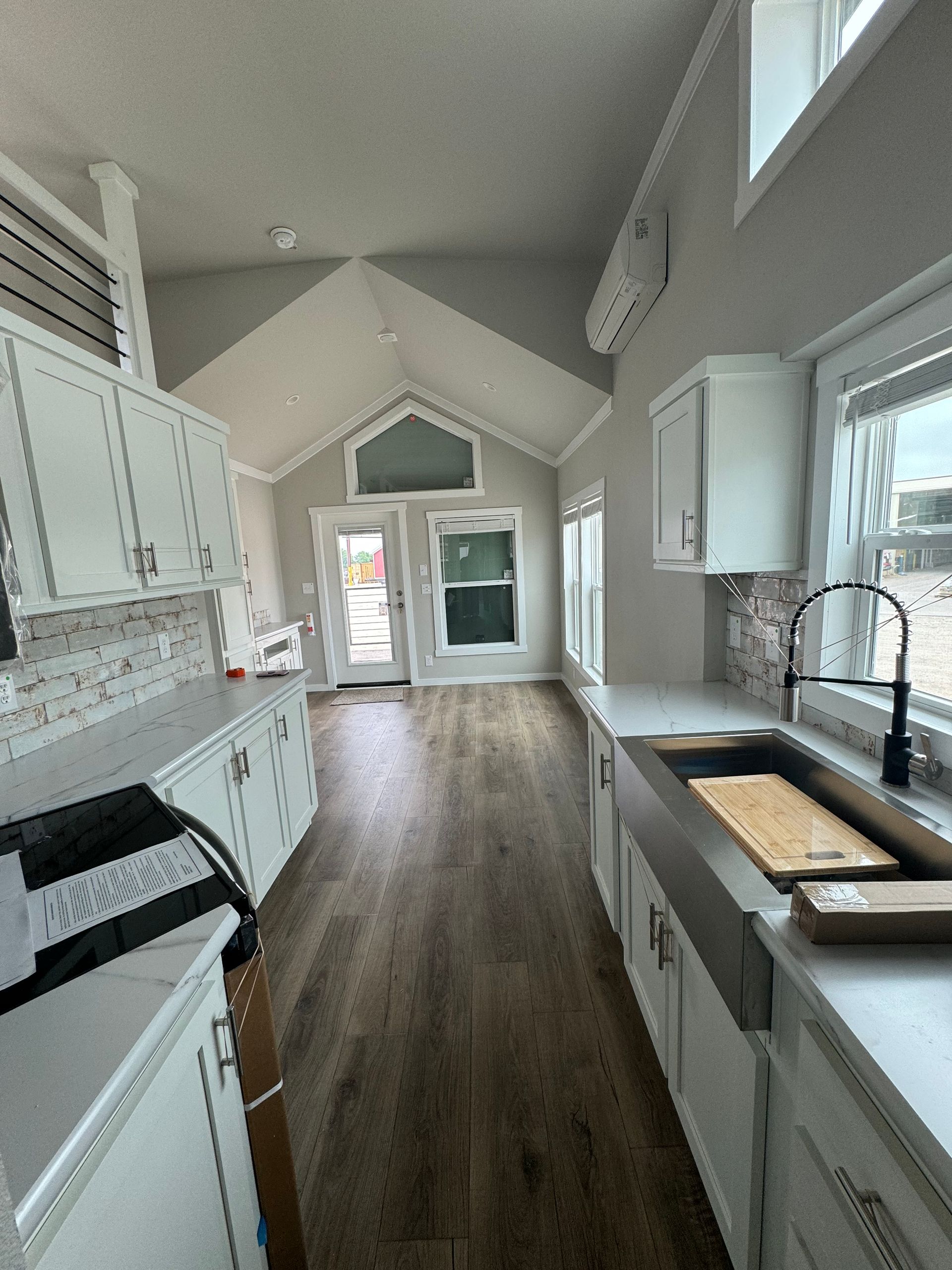 527B SL straight stairs — Mansfield, TX — Factory Showcase Homes LLC