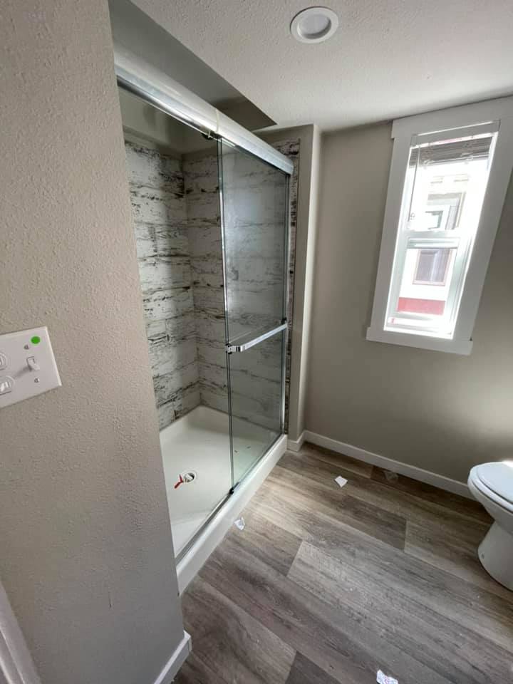 Tiny Shower Room — Mansfield, TX — Factory Showcase Homes LLC