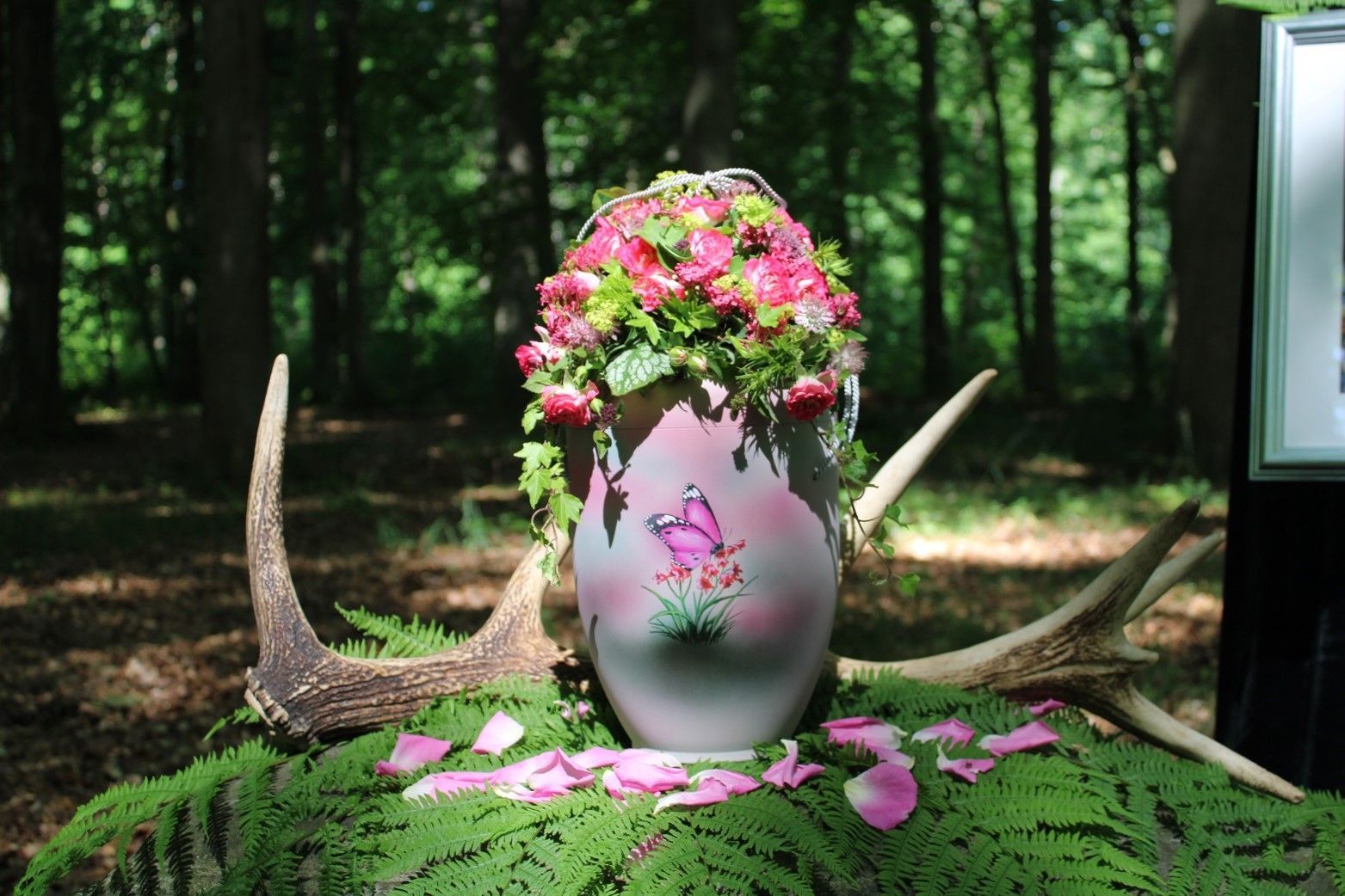 Urne im Wald