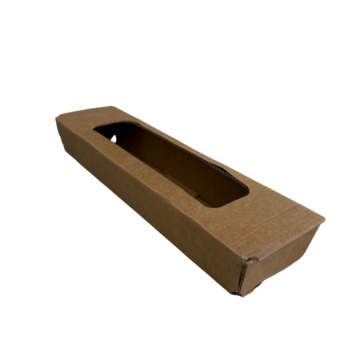 Scatola di cartone marrone per spedizioni, con maniglia allungata e inserto superiore aperto.