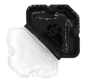 Due vassoi di plastica traslucida, uno nero e uno bianco, sovrapposti su uno sfondo bianco.