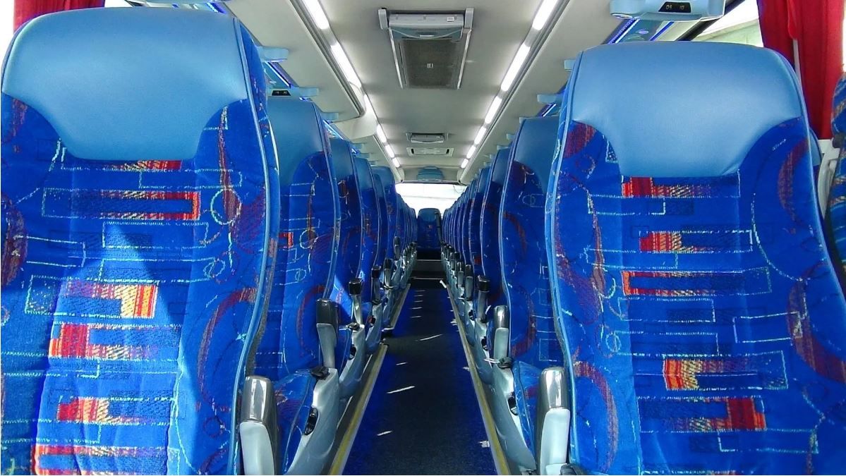 Pullman interno con sedili