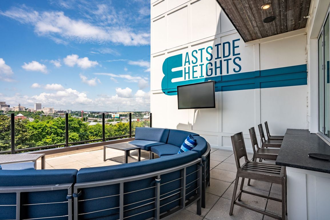 Rooftop patio at Eastside Heights apartments 