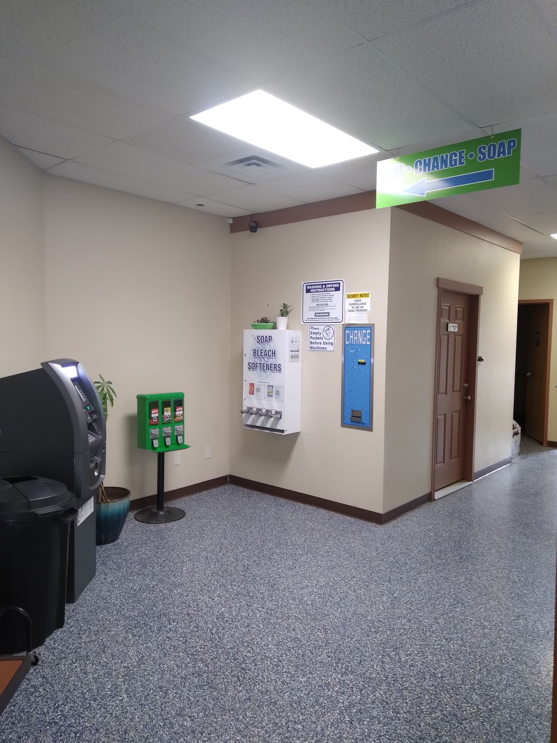 Change/Quater Machine and Vending Machine