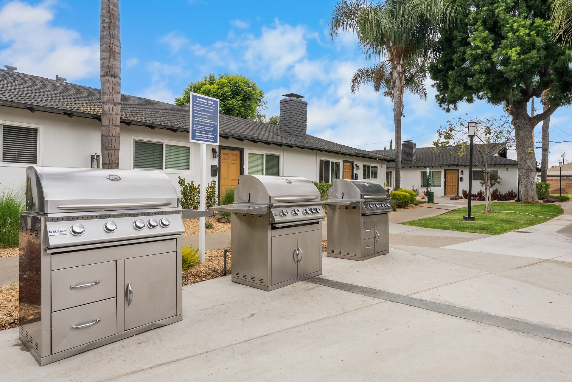 Sliding Photo Gallery Displaying Community Amenities