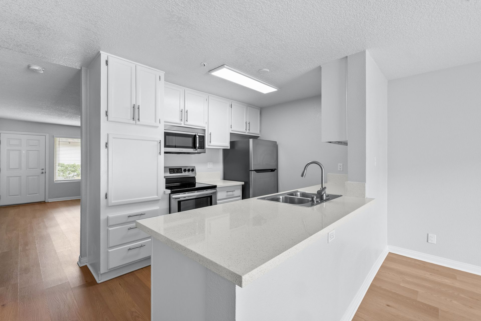 Sliding Photo Gallery Displaying Apartment Features