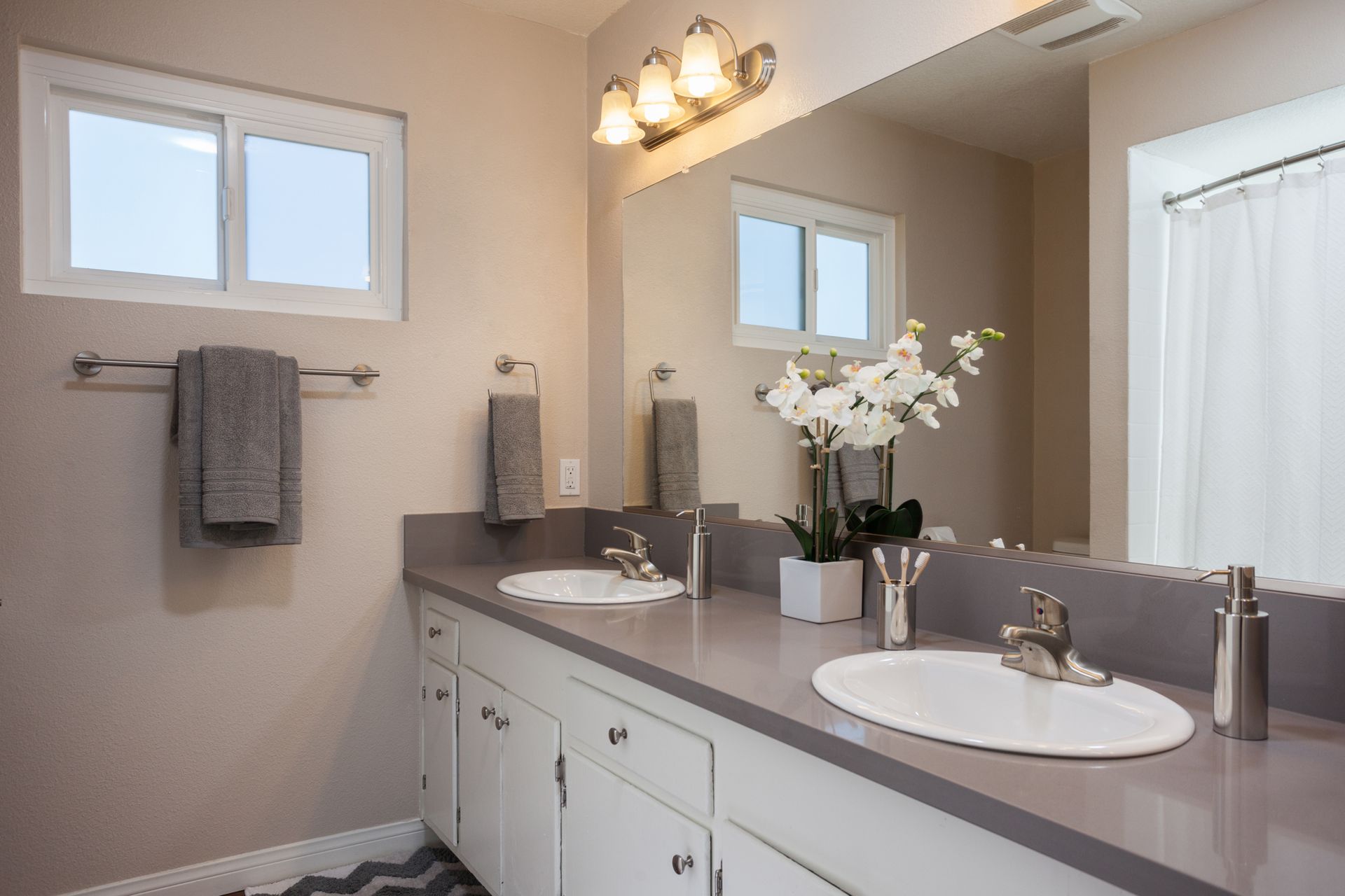 Washington Apartments photo gallery