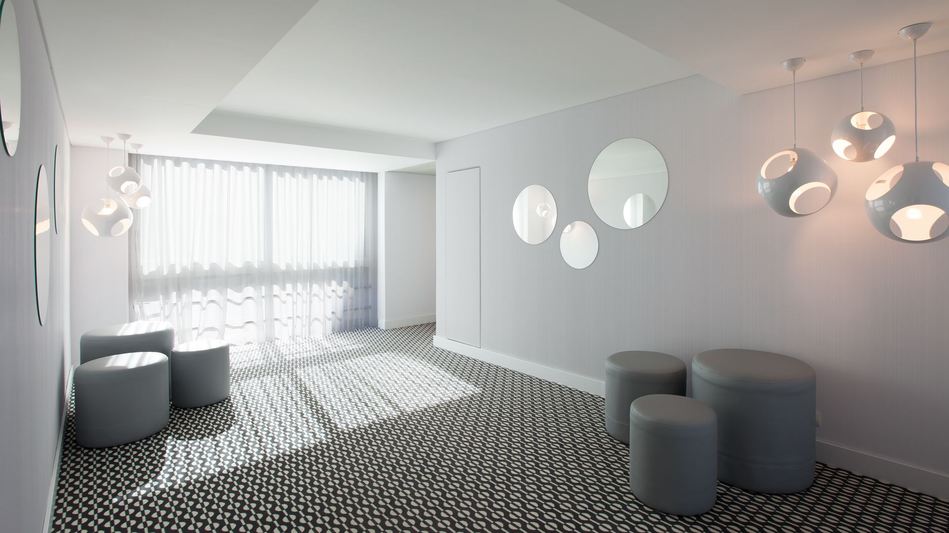 Corredor white space