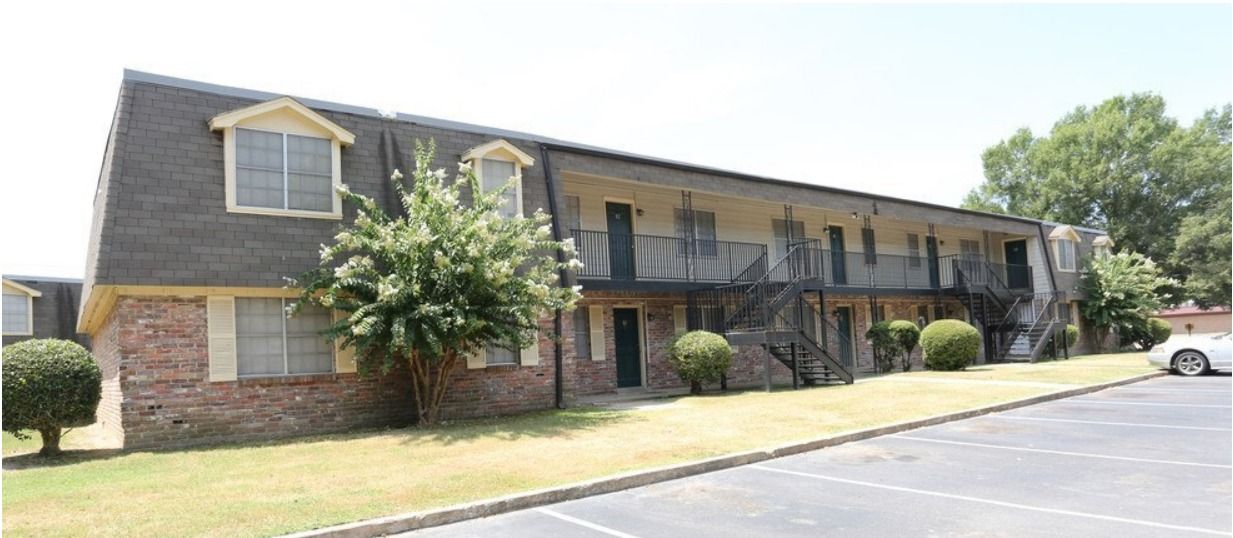 Home Camelot Apartments in Jefferson County