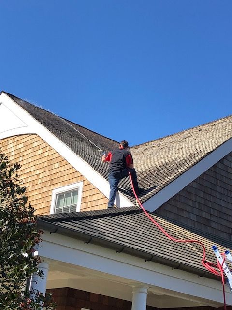Cedar shake roof soft washing