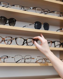 eye-to-eye-optometry-premium -digital-lenses-&-frames