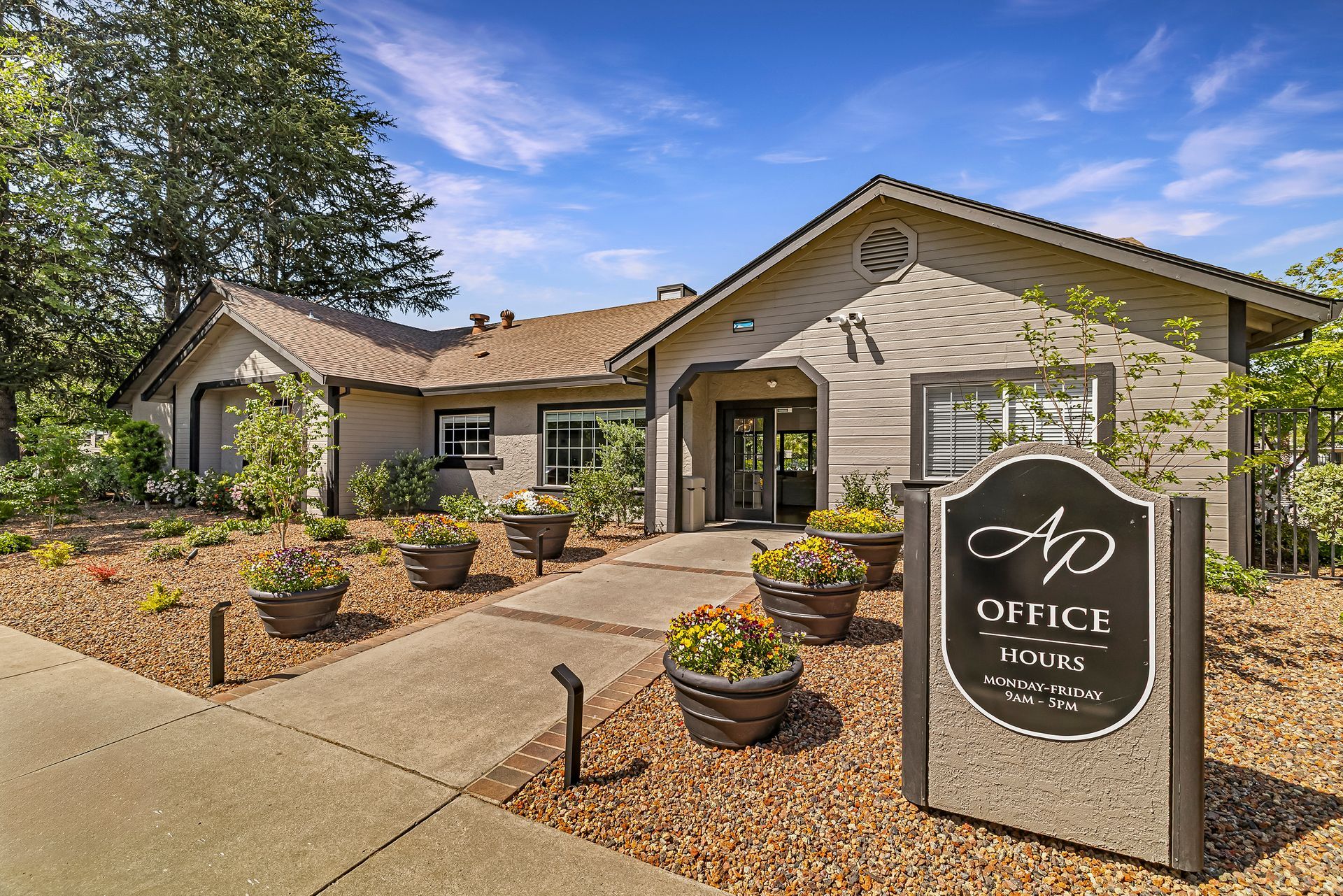 Amanda Place Apartments | Hignell Rentals