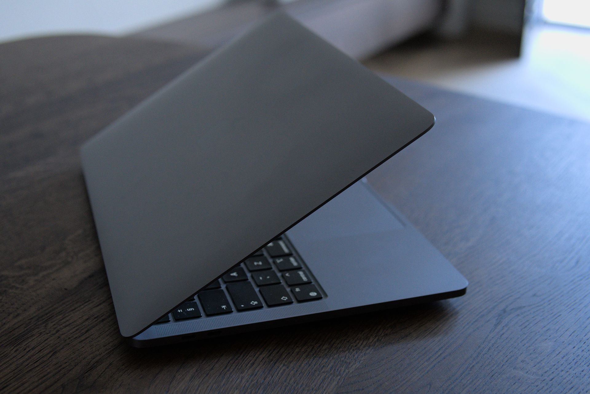 Laptop om een afspraak te maken via de email