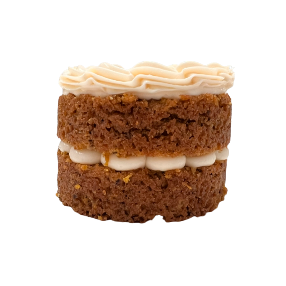 Mini pastel de zanahoria con glaseado de queso crema, dos capas  de Azúcar y Cacao