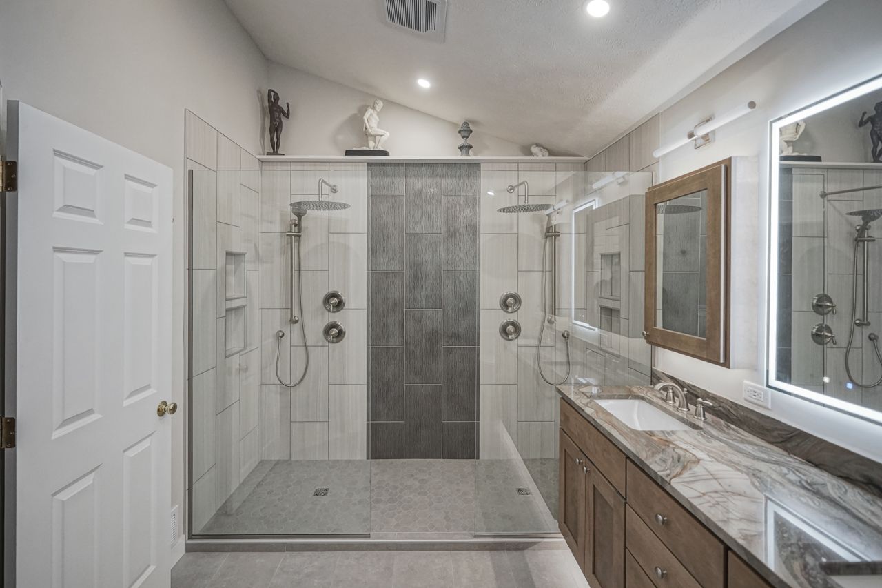 2525 Shaunte Court Bathroom Remodel