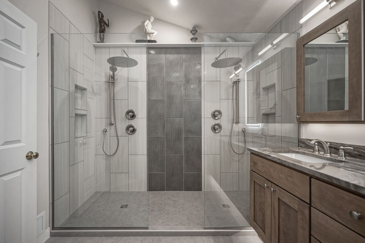 2525 Shaunte Court - Bathroom Remodel
