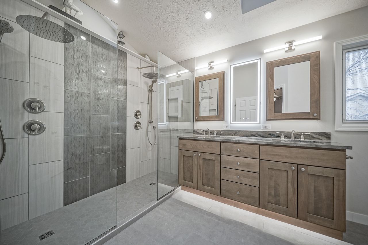 2525 Shaunte Court - Bathroom Remodel