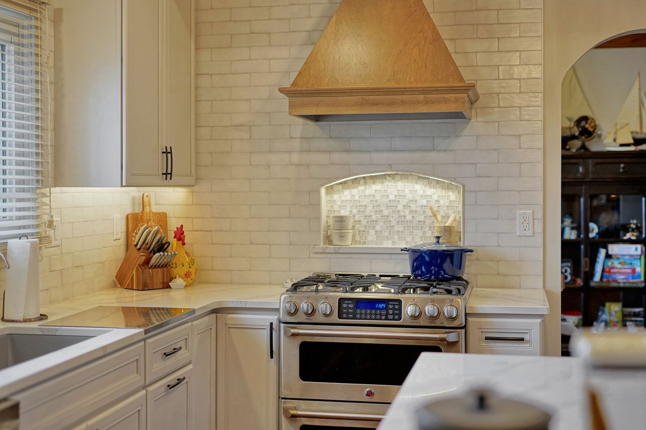 A Modern Kitchen - Lincoln, NE - SkyLimit Remodeling