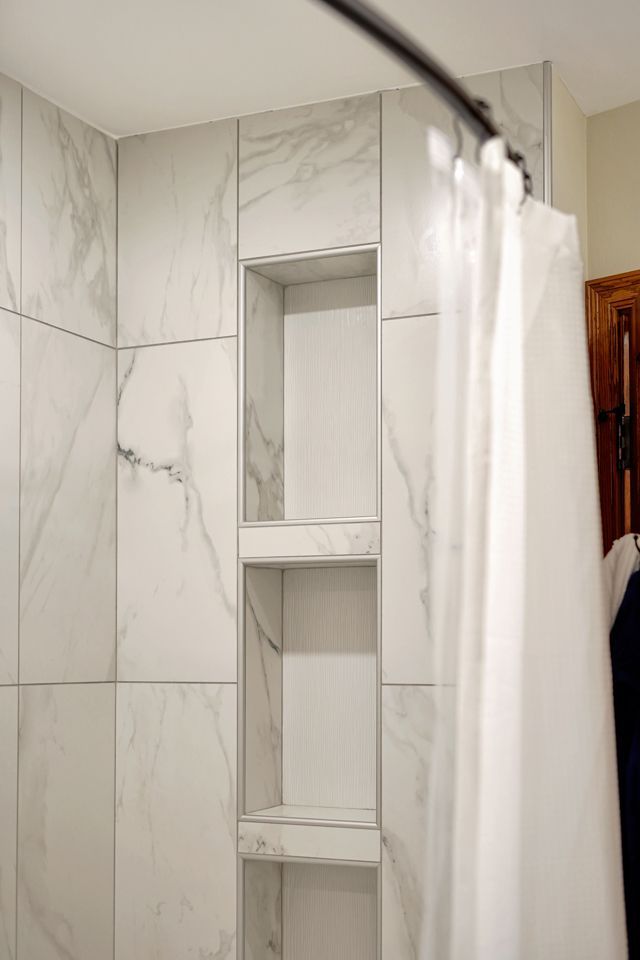 Shower Curtain in Bathroom - Lincoln, NE - SkyLimit Remodeling