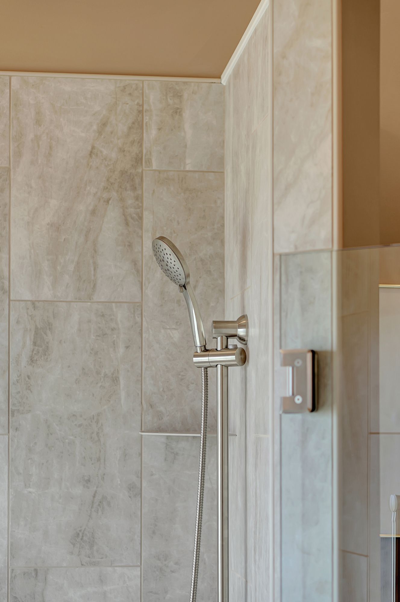 Shower Hose - Lincoln, NE - SkyLimit Remodeling