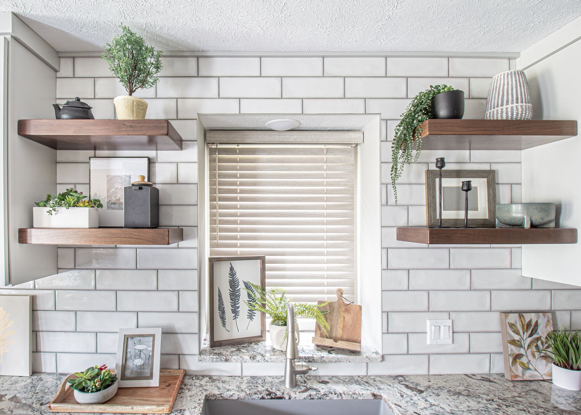 Living Room with Plants - Lincoln, NE - SkyLimit Remodeling