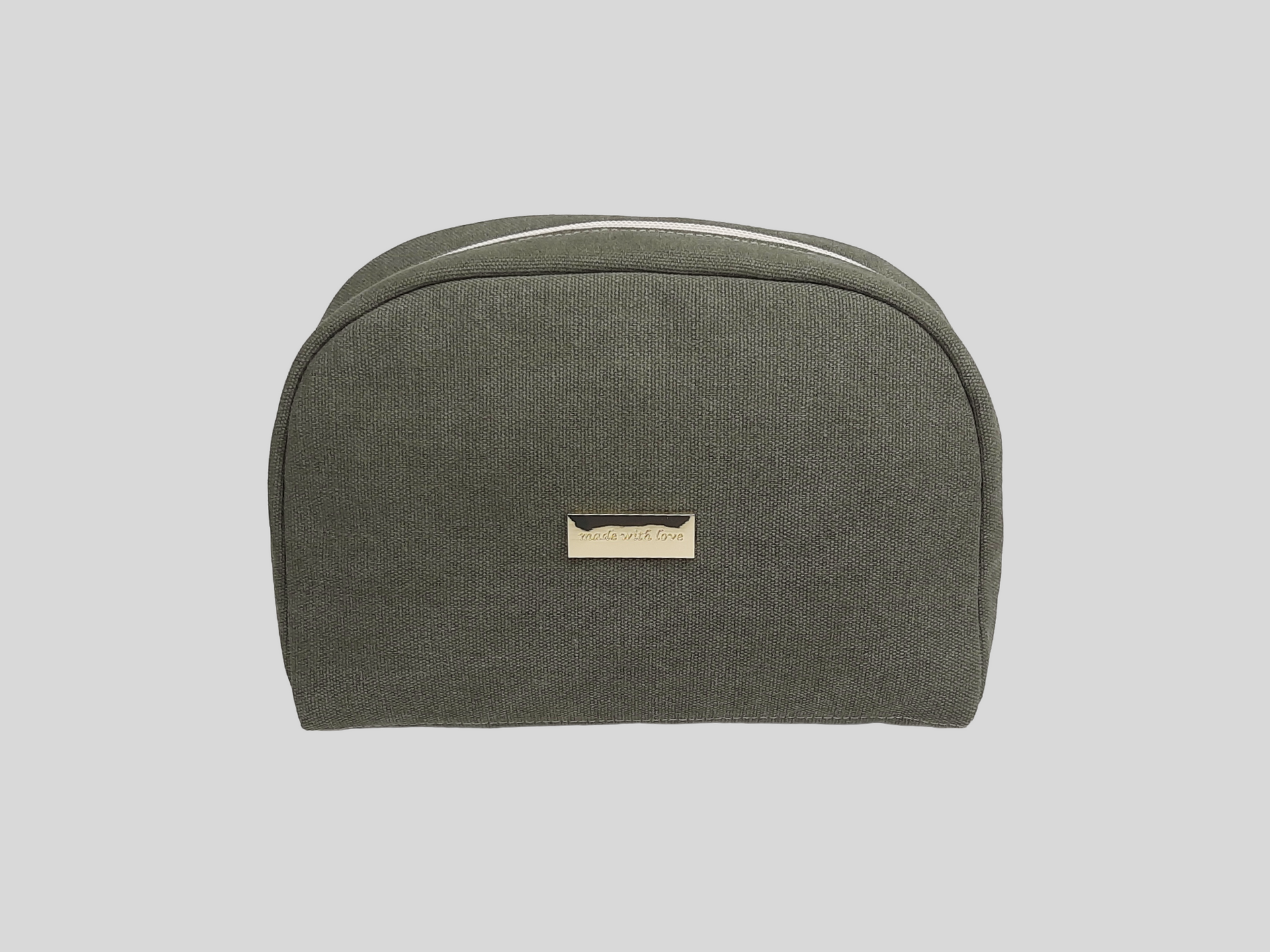 NECESSAIRE COR VERDE COM FECHO DE CORRER E CHAPA DOURADA.