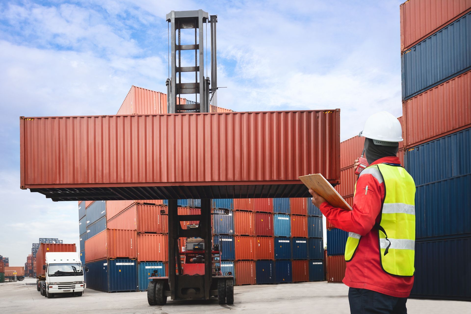 Working checking container to shipped