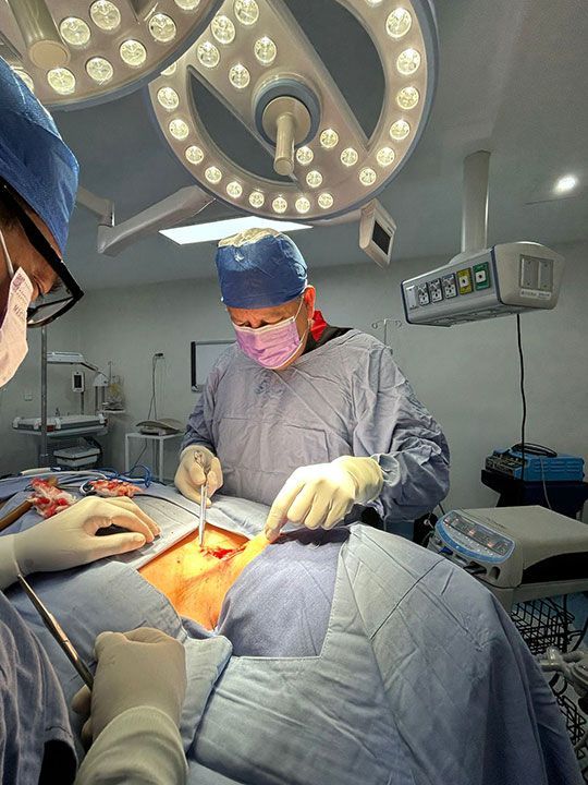 DR CÉSAR L. LUNA RODRÍGUEZ DR CÉSAR L. LUNA RODRÍGUEZ