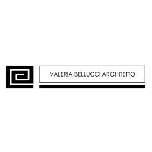 Un logo caratterizzato da un'icona geometrica a spirale nera a sinistra della scritta 
