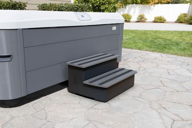 Model X7 Hot Tub | Blue Hawaiian Pool & Spas | W. TN
