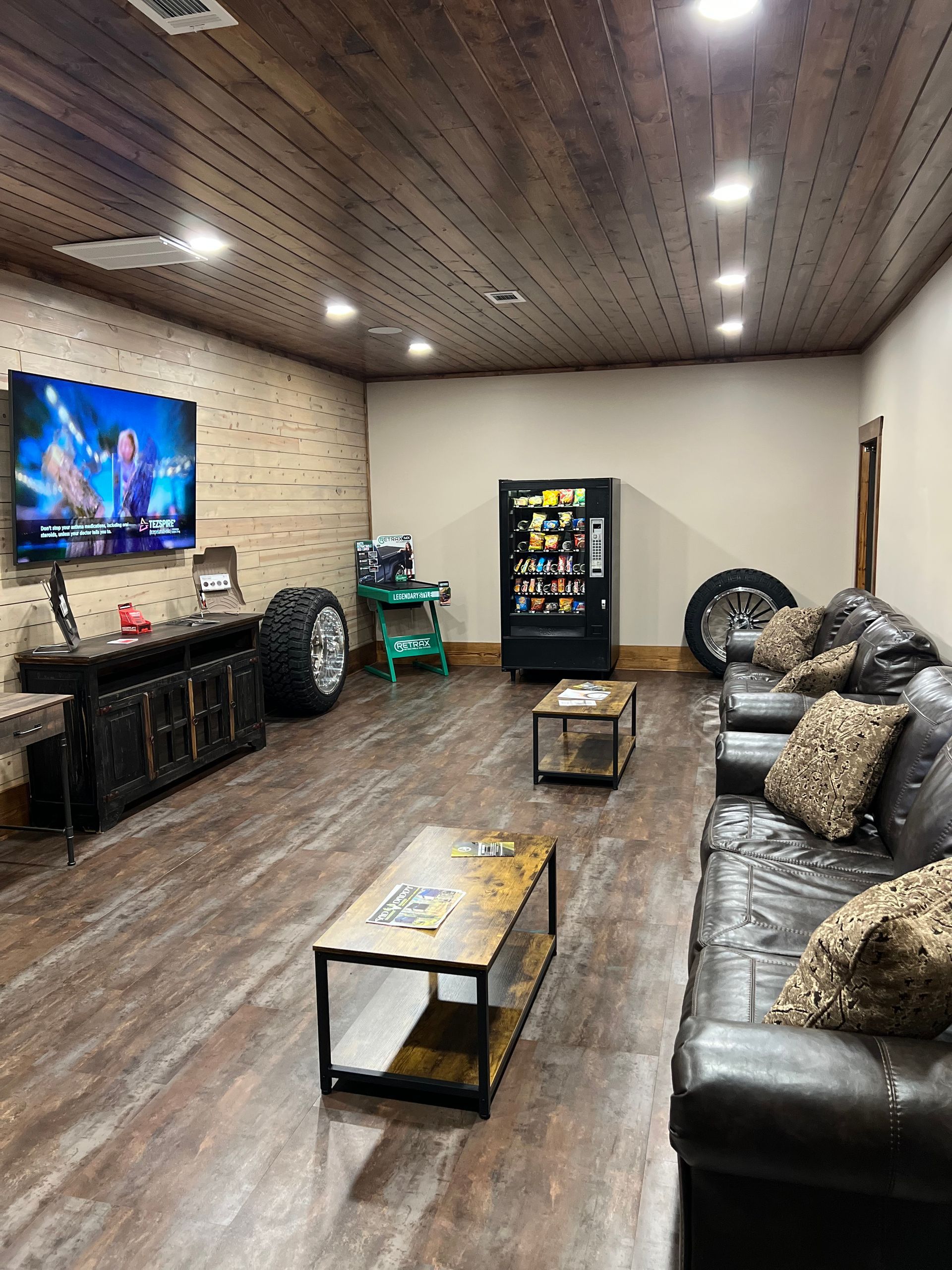 Waiting Area | Davis Tire Group