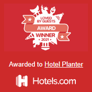 Hotels.com red award badge: Loved by Guests Award Winner 2021, awarded to Hotel Planter.
