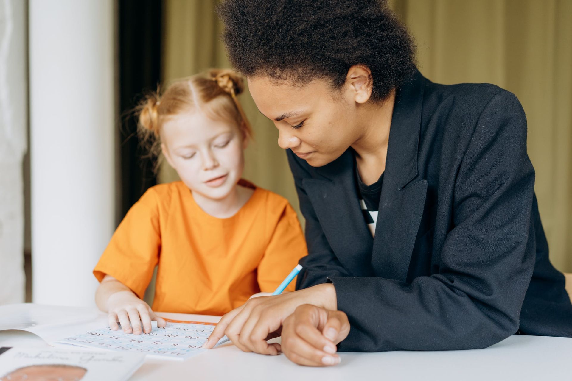 enfant et enseignant