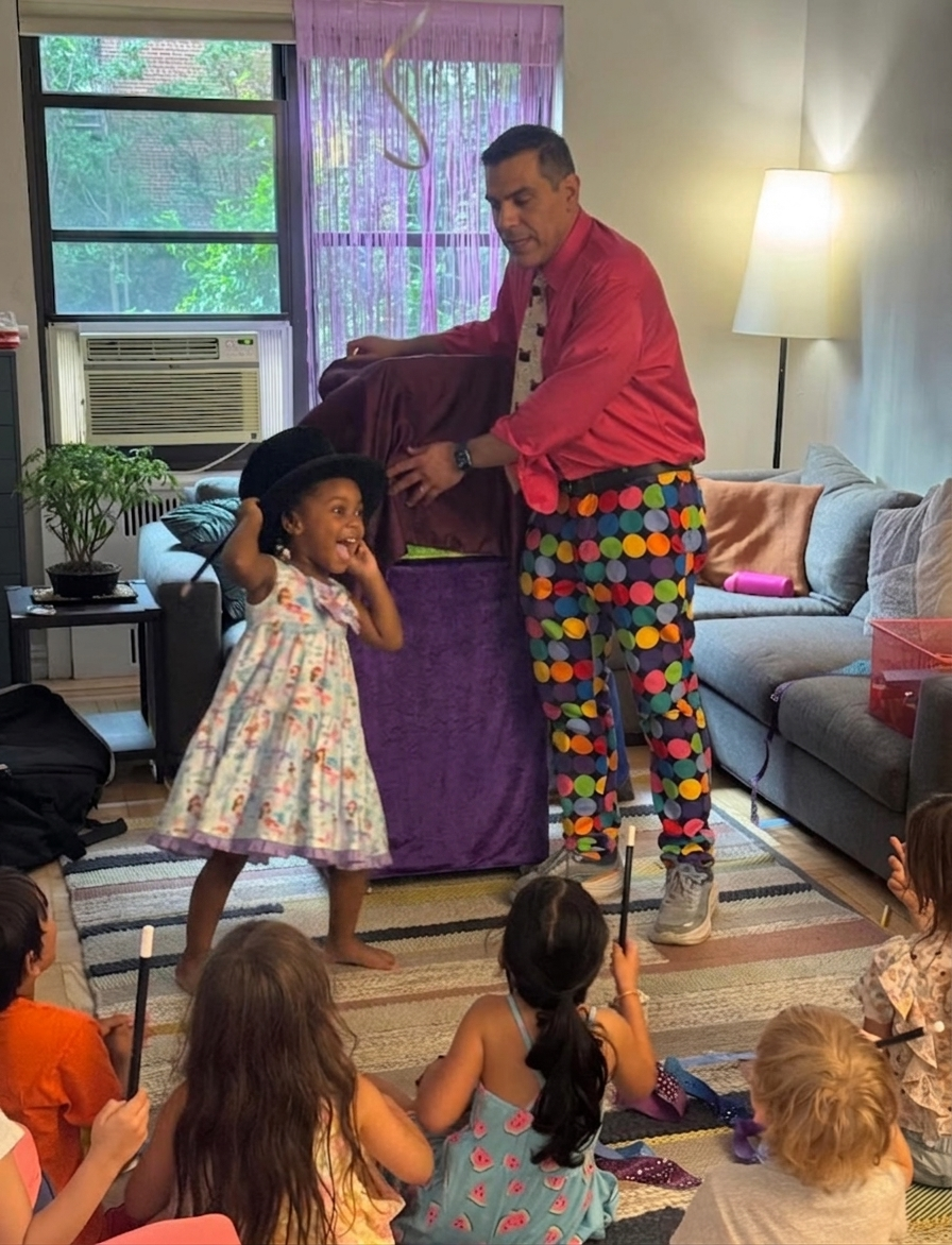 Hire Kids Children Magician New York City Bronx Manhattan Bronx Queens Long Island Nassau County