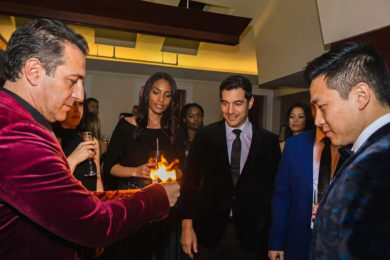Hire Magician Close-Up Magic Strolling Walk-Around Mentalist New York City Bronx Manhattan Bronx Queens Long Island Nassau County