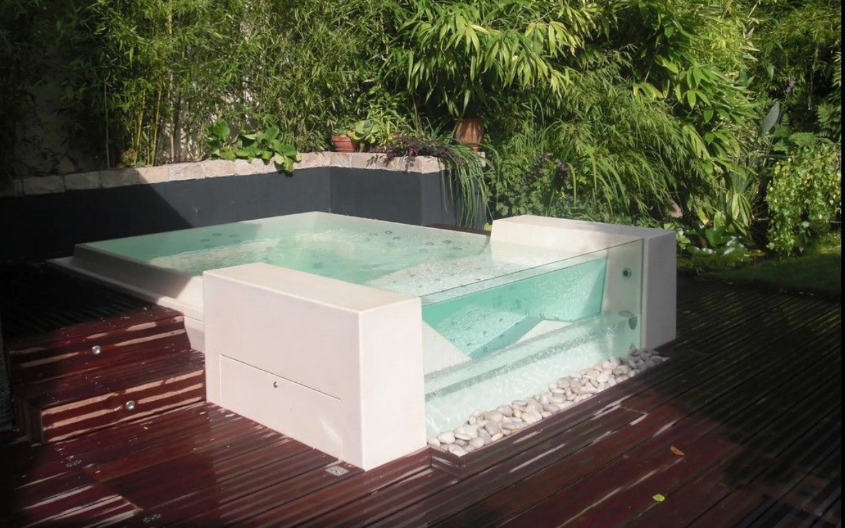 Spa Condor Infinea à débordement