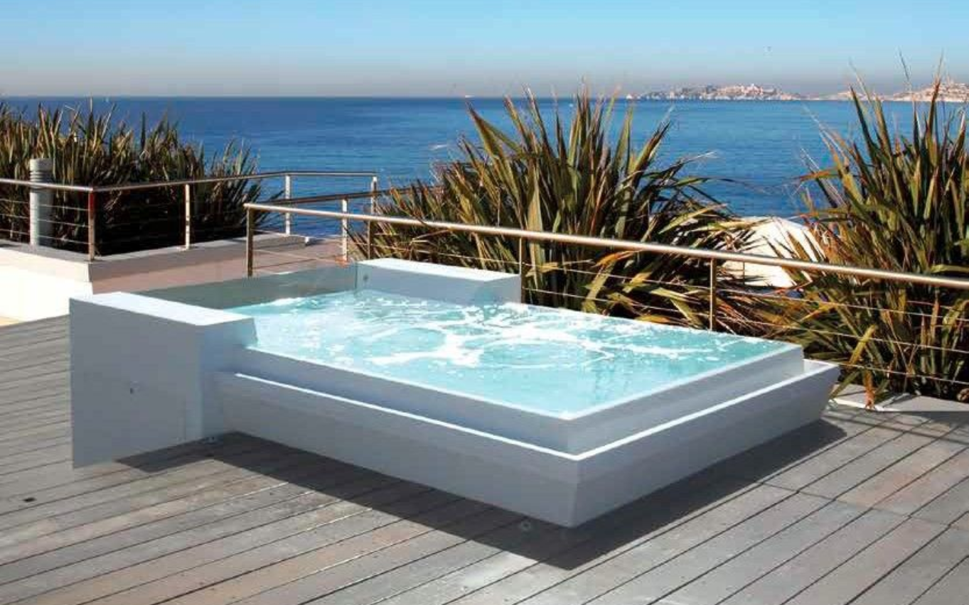 Spa à débordemeny infinea pour 5 à 6 personnes