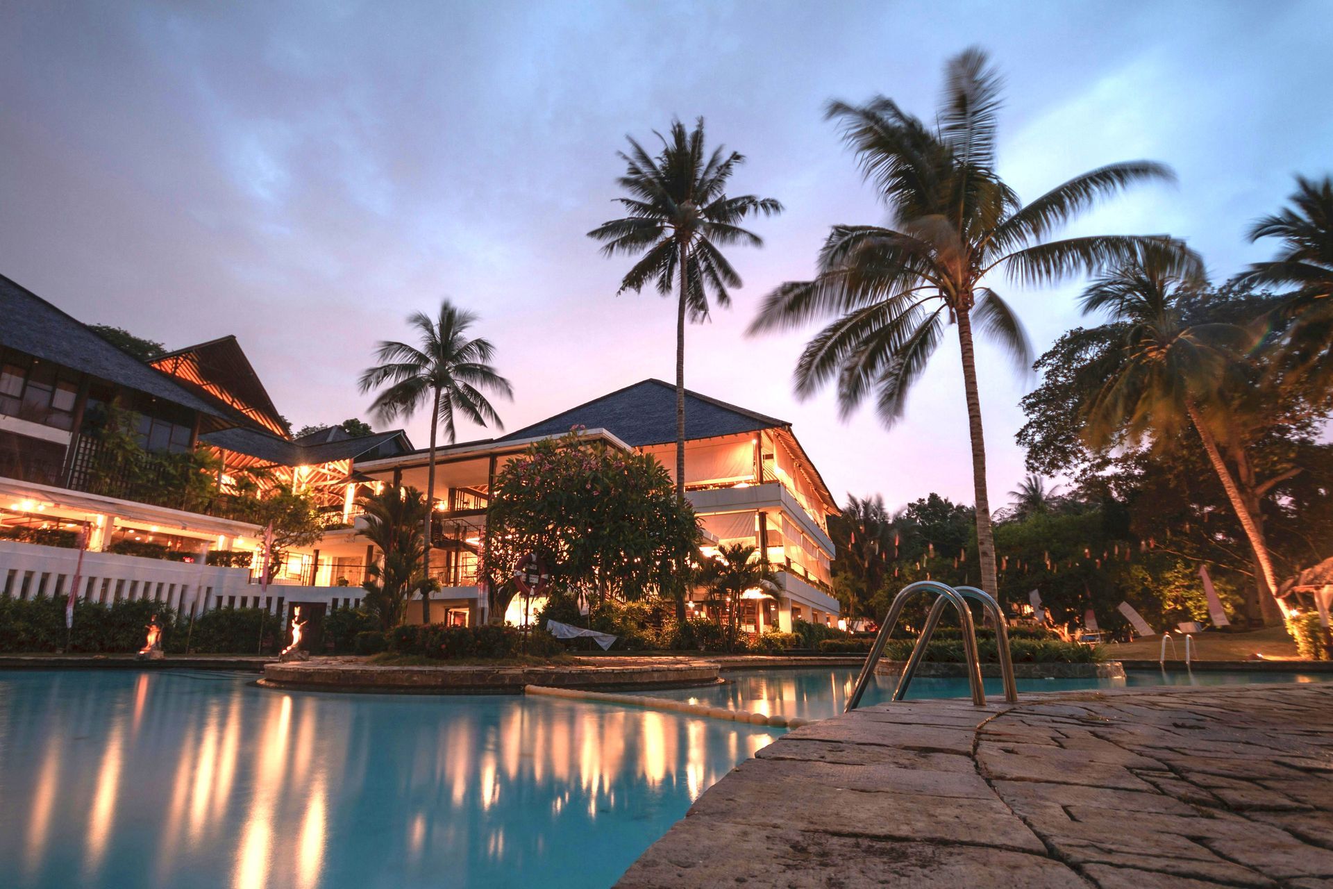 Hôtels & Resorts, Équipez vos espaces bien-être  et Spa privés de solutions haut de gamme.
