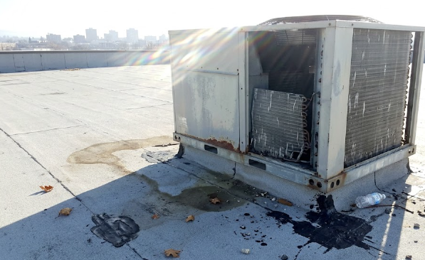 Commercial rooftop HVAC unit providing reliable heating and cooling for a Spokane business.