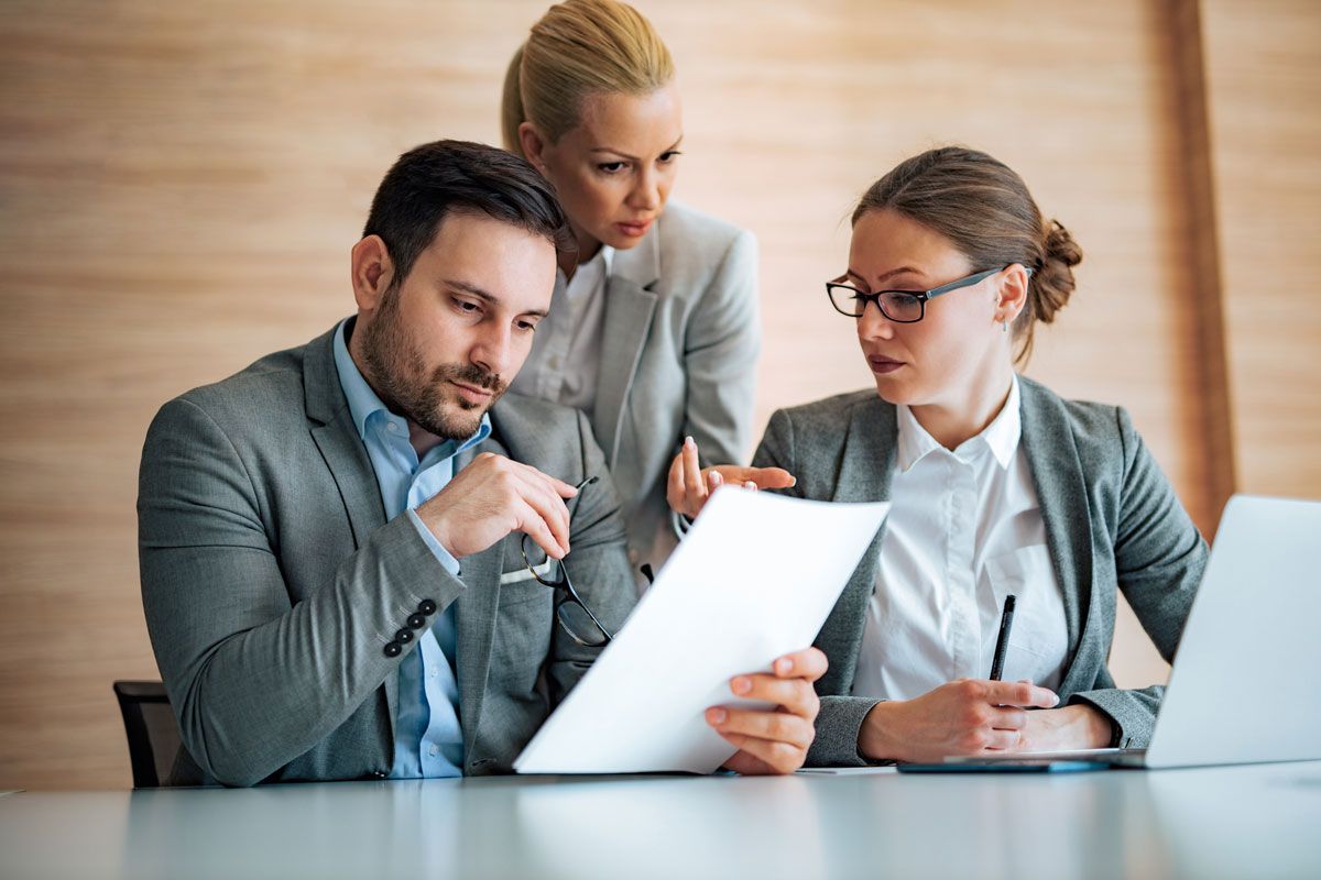 HR support consultation for employee policies and workplace compliance