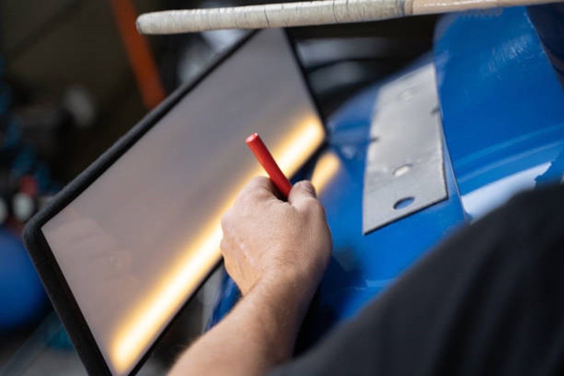 Process of Repairing Dents on Car Body Process of Repairing Dents on Car Body