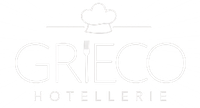 Logo grigio chiaro di Griego Hotellerie con l'icona di un cappello da chef e una forchetta che fanno parte della scritta