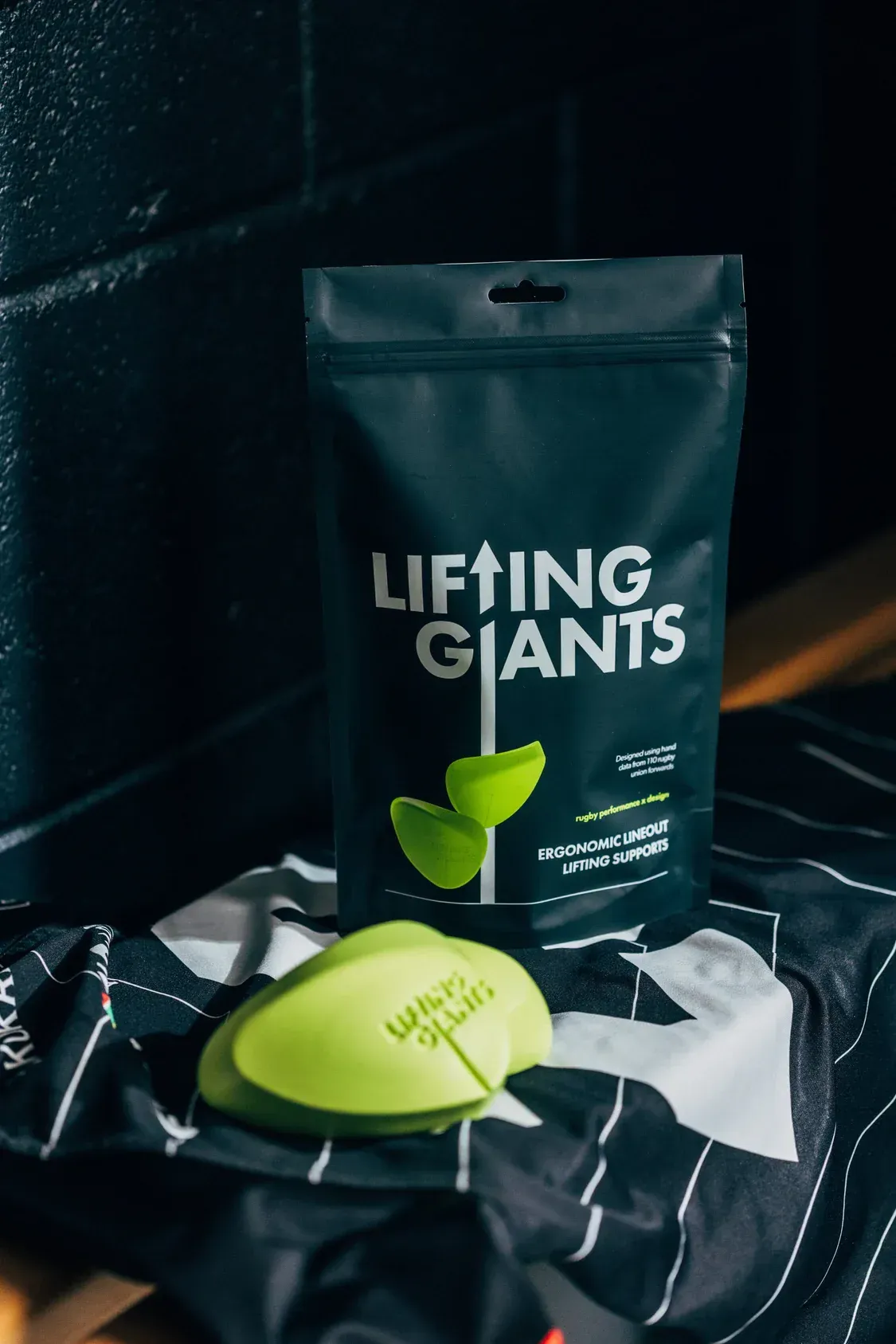 Lineout Lifting Supports by Lifting Giants