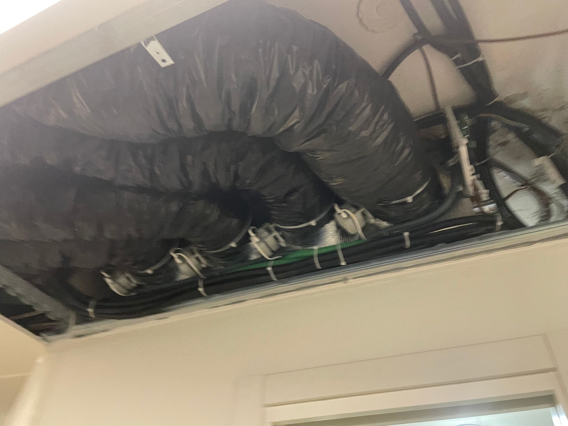 Condotti e tubi a soffitto